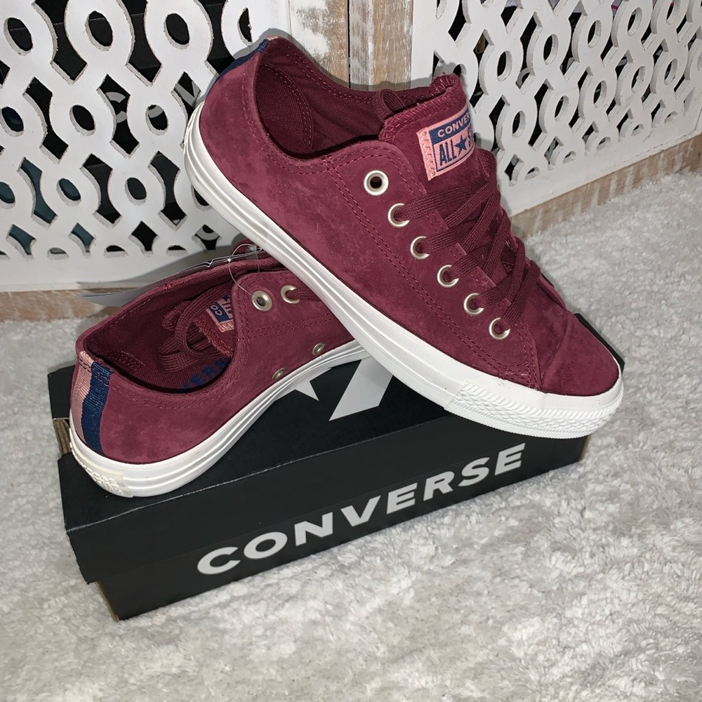 CONVERSE CTAS OX
DARK BURGUNDY/ EGRET